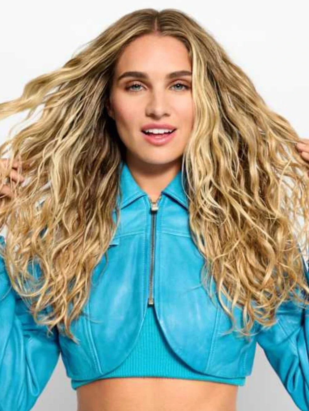 DevaCurl defines sculpts